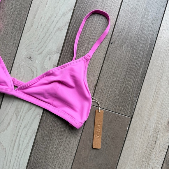 SKIMS Recycled Swim Adjustable Triangle Top | Size: Large - Picture 2 of 7